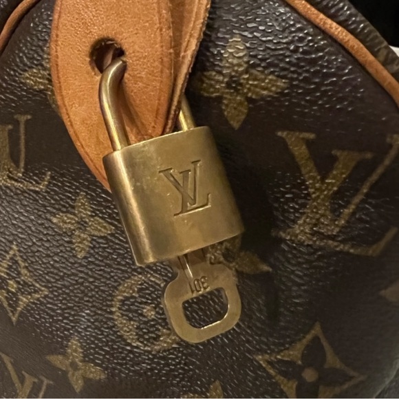 Louis Vuitton Vintage Speedy 25 Monogram Canvas Satchel with COA - Picture 10 of 17